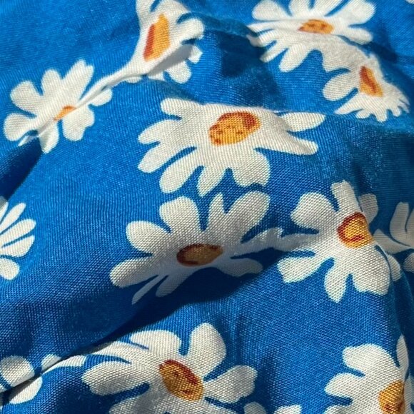 Blue Daisy Floral Print Ruched Ruffle Hem Cami Top - Picture 2 of 4